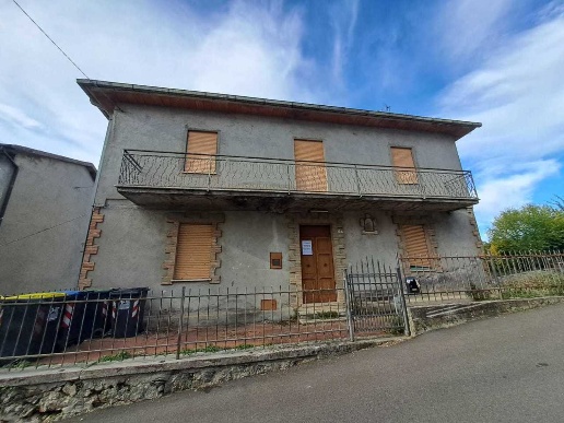 casa semindipendente in vendita ad Amelia