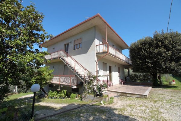 casa indipendente in vendita ad Amelia