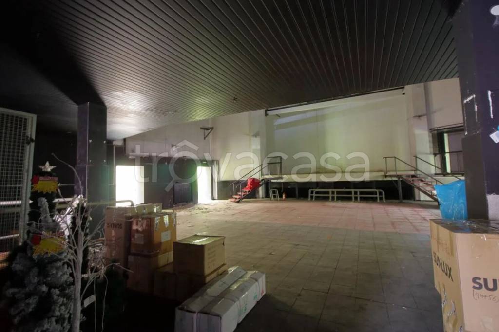 negozio in vendita ad Amelia