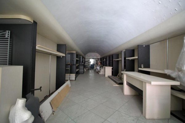 locale commerciale in vendita ad Amelia