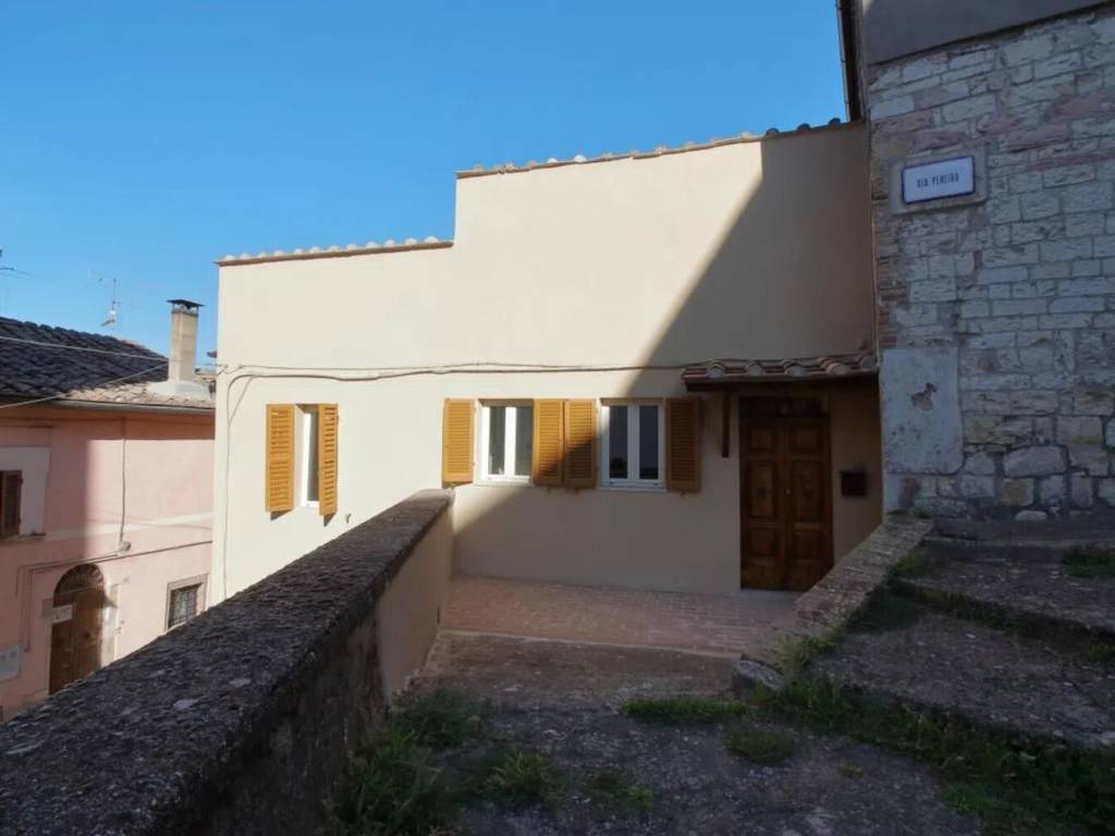 casa indipendente in vendita ad Amelia