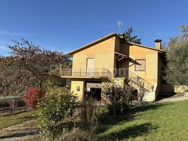 casa indipendente in vendita ad Amelia