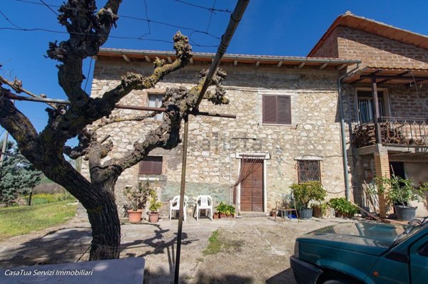 casale in vendita ad Amelia