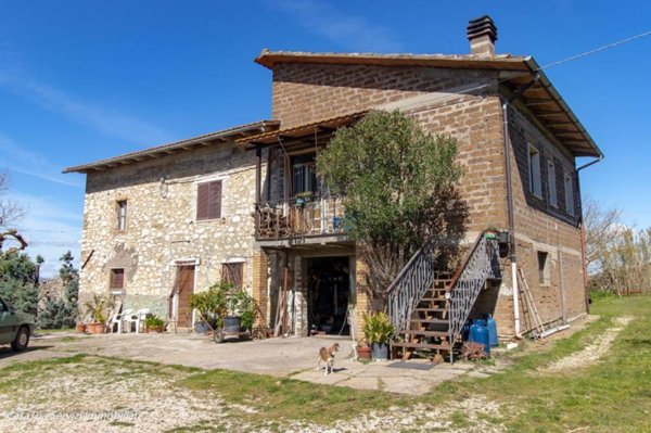 casa indipendente in vendita ad Amelia