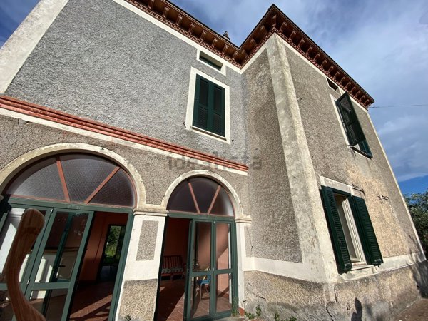 casa indipendente in vendita ad Amelia