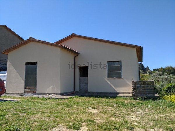 casa indipendente in vendita ad Amelia