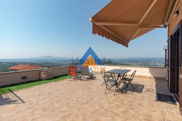 casa indipendente in vendita ad Amelia