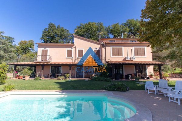 casa indipendente in vendita ad Amelia