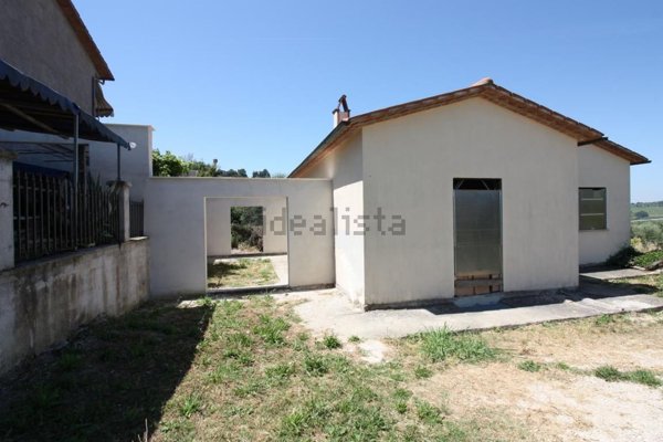 casa indipendente in vendita ad Amelia