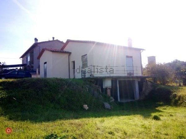 casa indipendente in vendita ad Amelia