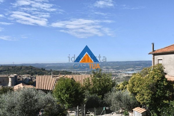 casa semindipendente in vendita ad Amelia