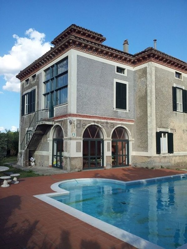 casa indipendente in vendita ad Amelia