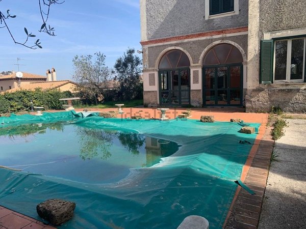 casa indipendente in vendita ad Amelia