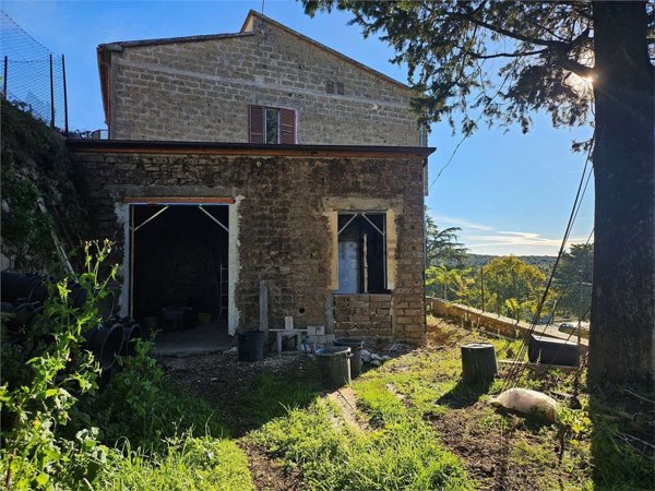 casa indipendente in vendita ad Amelia