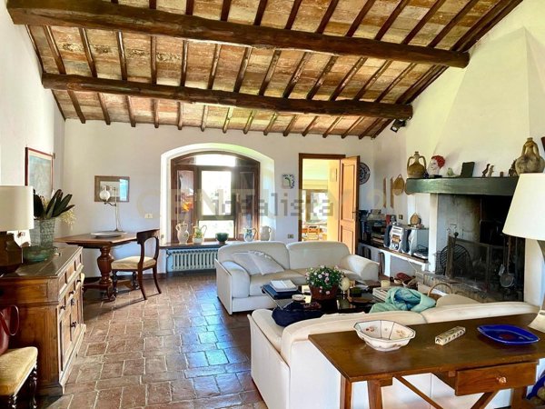 casale in vendita ad Amelia