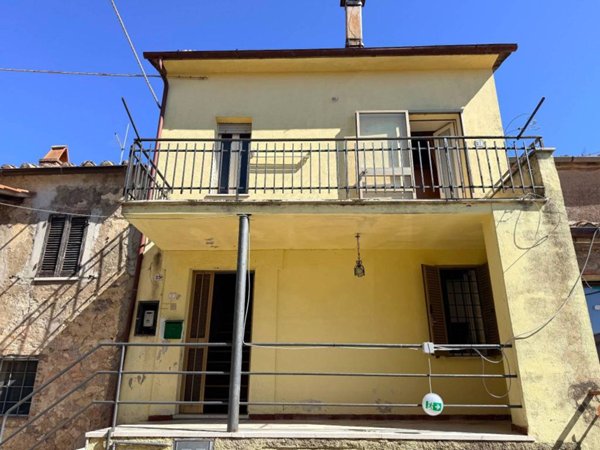 casa indipendente in vendita ad Amelia