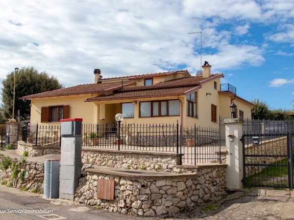 casa indipendente in vendita ad Amelia