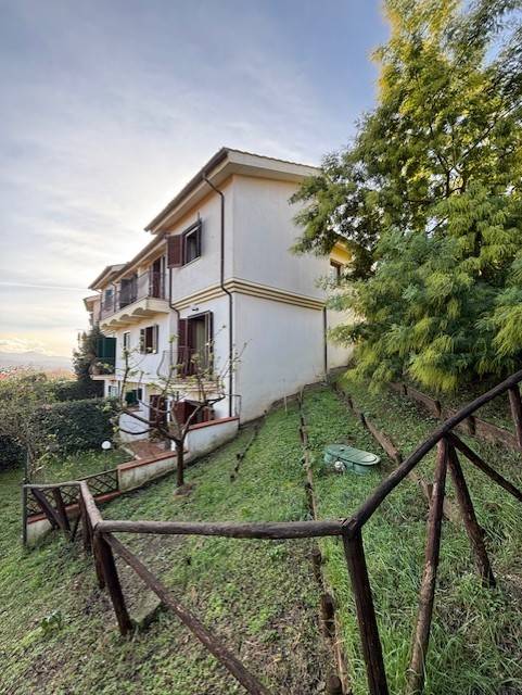 casa indipendente in vendita ad Amelia