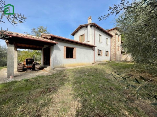 casa indipendente in vendita ad Amelia