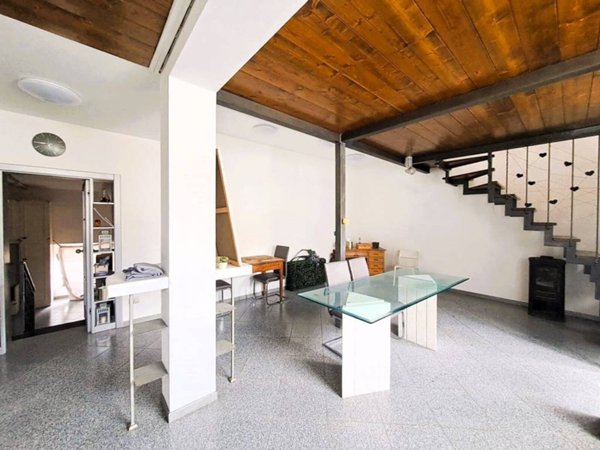 negozio in vendita ad Amelia