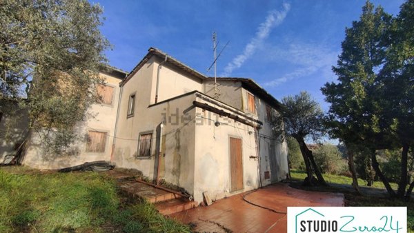 casale in vendita ad Amelia