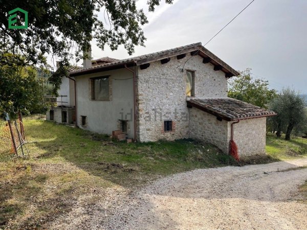 esavano in vendita ad Amelia