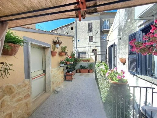 casa indipendente in vendita ad Amelia