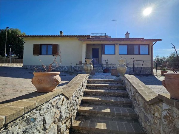 casa indipendente in vendita ad Amelia