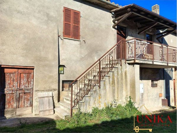 casa indipendente in vendita ad Amelia