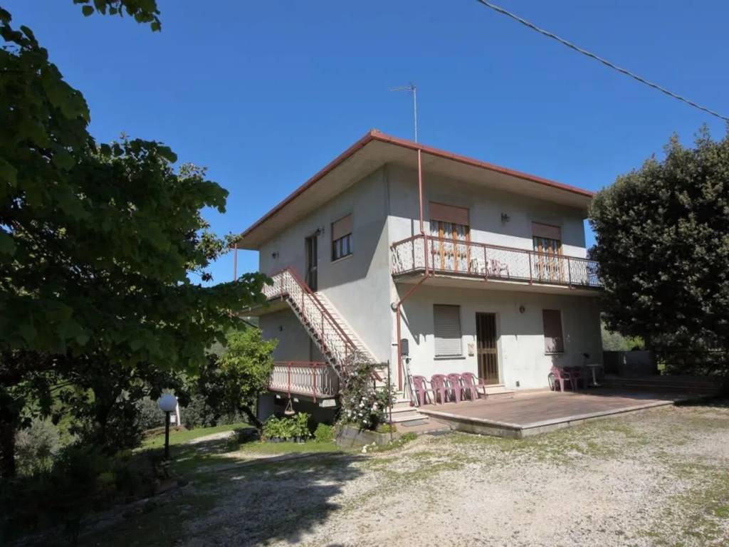 casa indipendente in vendita ad Amelia