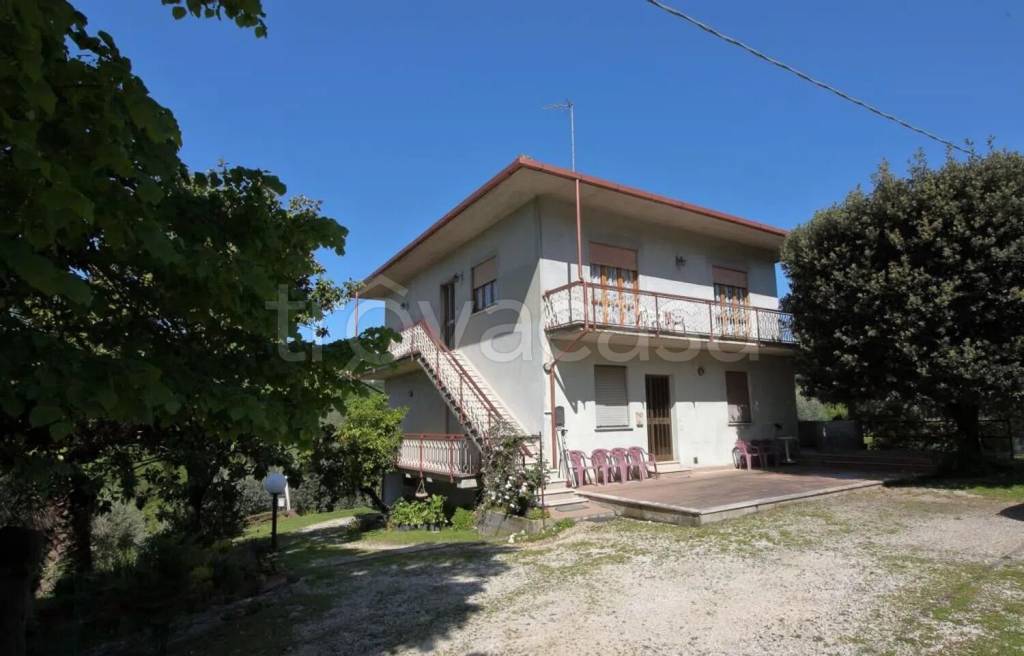 casa indipendente in vendita ad Amelia