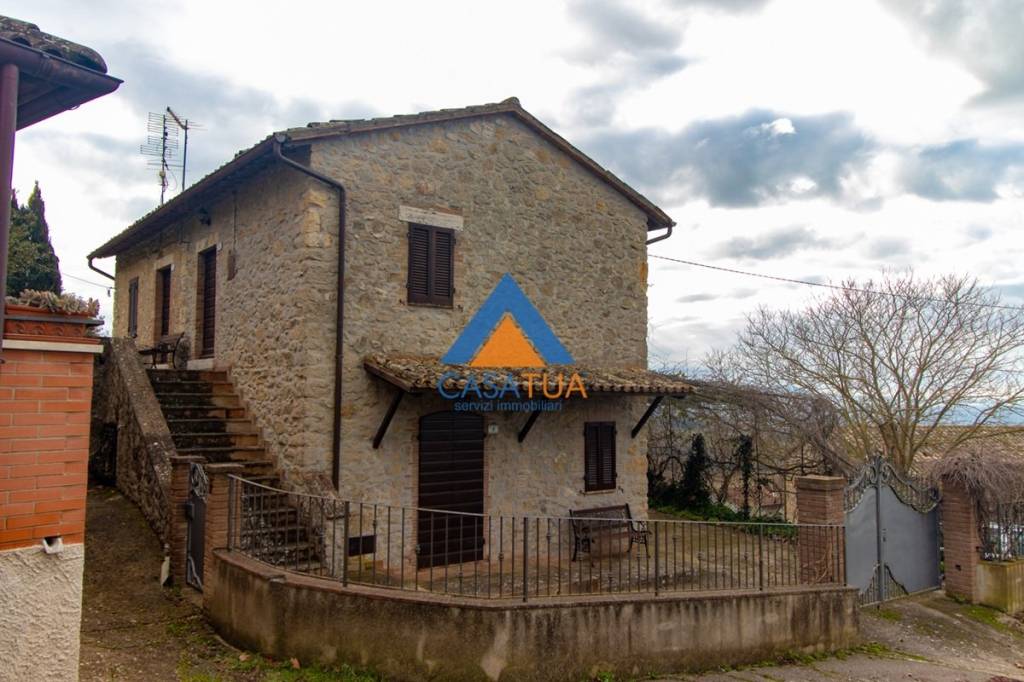 casa indipendente in vendita ad Amelia