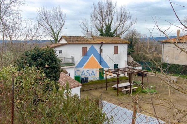 casa indipendente in vendita ad Amelia