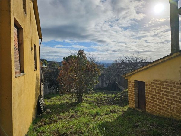 casa indipendente in vendita ad Amelia