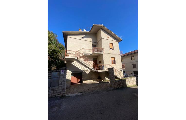 intera palazzina in vendita ad Amelia