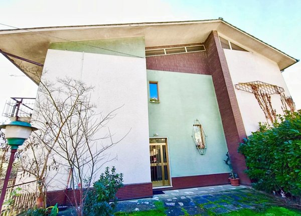 casa indipendente in vendita ad Amelia