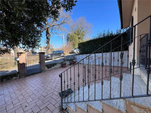 casa indipendente in vendita ad Amelia