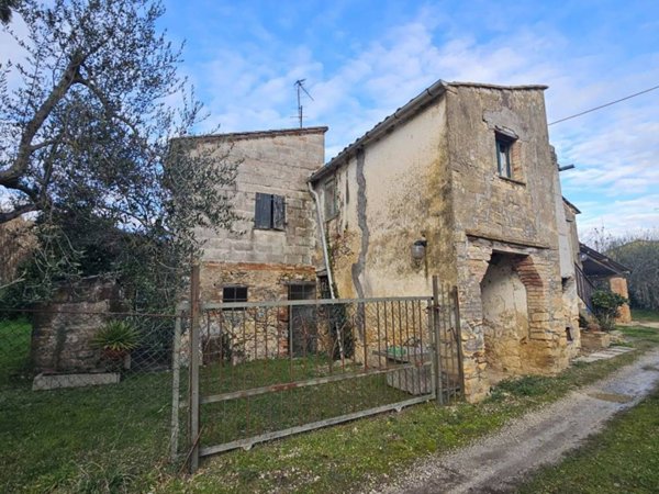 casa indipendente in vendita ad Amelia