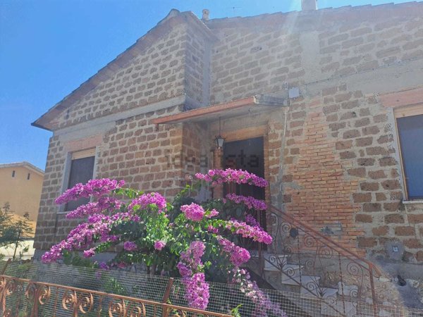 casa indipendente in vendita ad Amelia