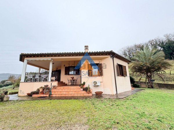 casa indipendente in vendita ad Amelia