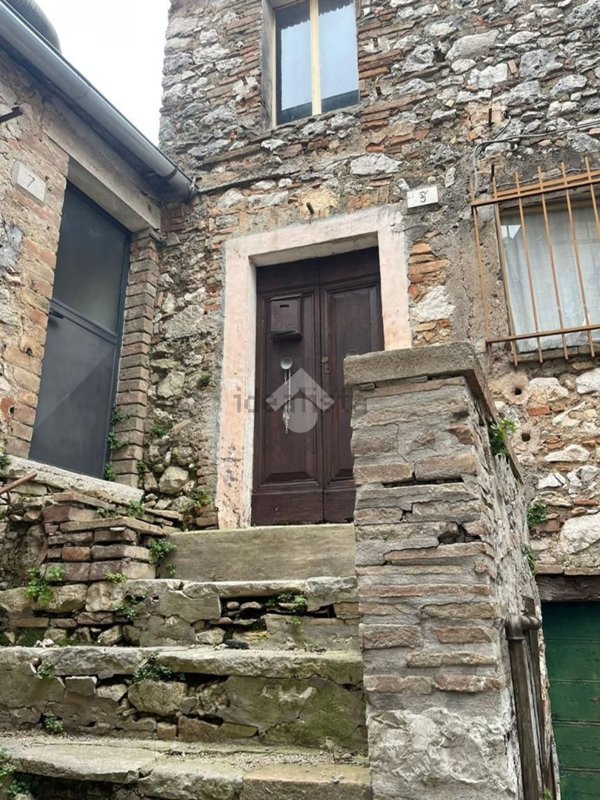 intera palazzina in vendita ad Amelia