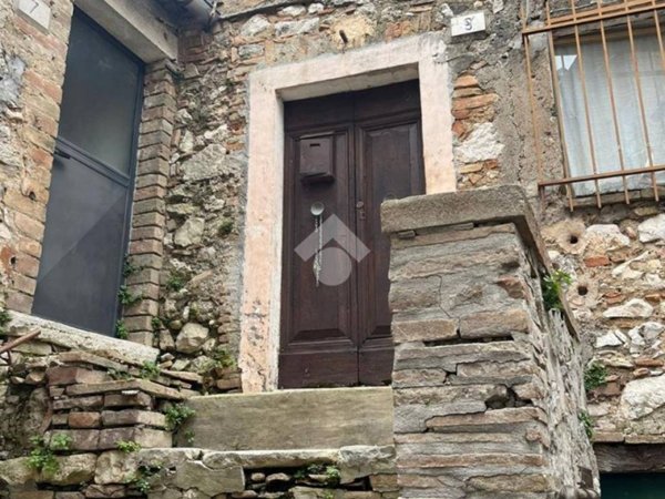 intera palazzina in vendita ad Amelia