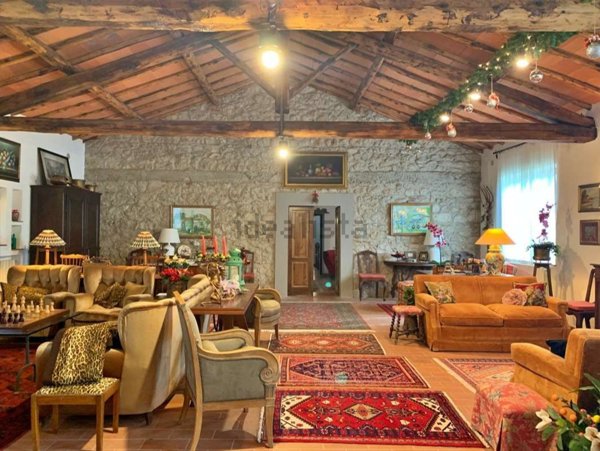 casale in vendita ad Amelia