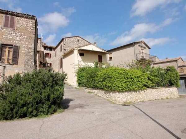 casa indipendente in vendita ad Amelia