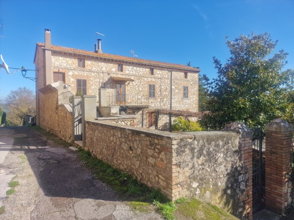casa indipendente in vendita ad Amelia
