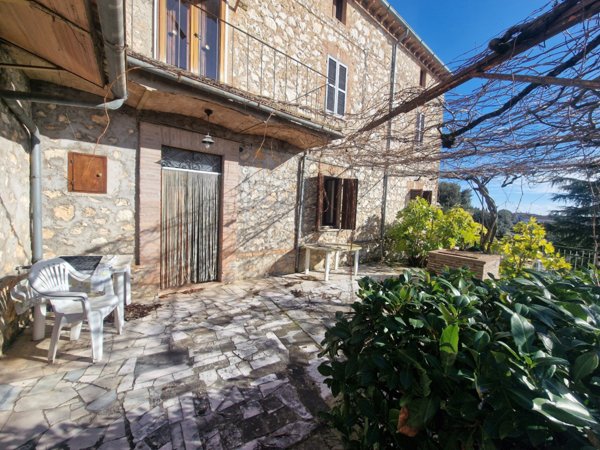 casa indipendente in vendita ad Amelia