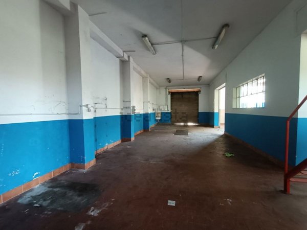 locale commerciale in vendita ad Amelia