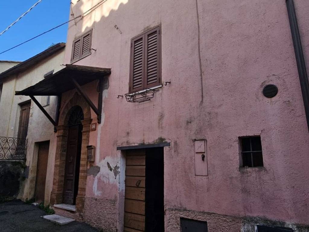 casa indipendente in vendita ad Amelia