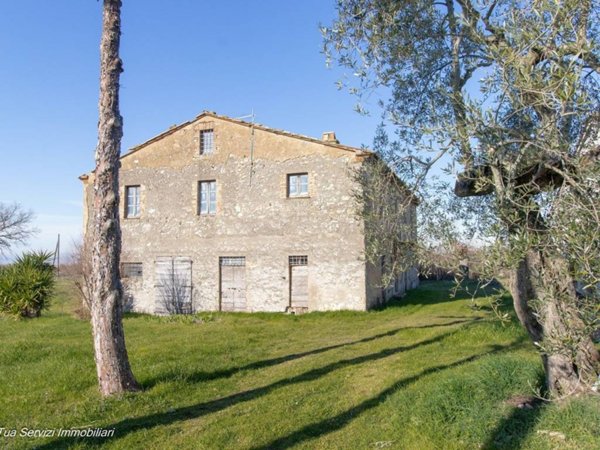 casa indipendente in vendita ad Amelia