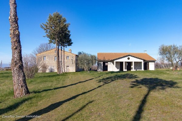 casale in vendita ad Amelia